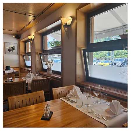 & Restaurant Forni Hotell 3*