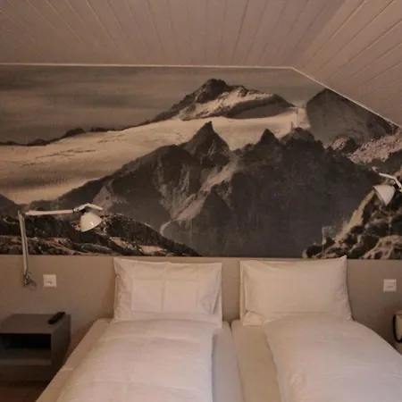 & Restaurant Forni Hotell Airolo