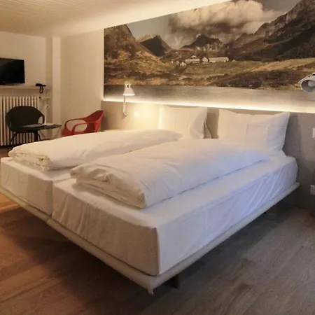 & Restaurant Forni Hotell 3*