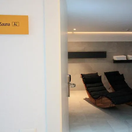 & Restaurant Forni 아이롤로