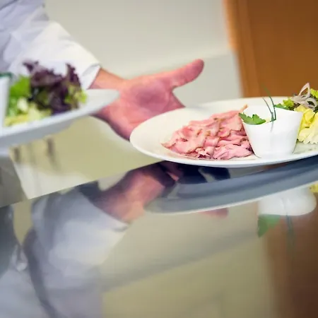 & Restaurant Forni Hotell